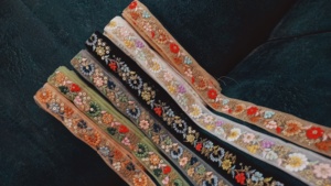 Tissu de dentelle brodé personnalisé de luxe 3D, options perlées ou pailletées pour mariage, robes de soirée et projets de bricolage textile - Product Image 4