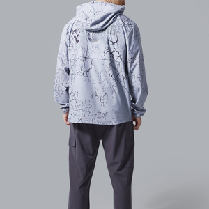 Cortavientos gris claro Diseño de marca Longitud regular Alto Entrenamiento activo Estampado de mármol Chaqueta con capucha Ropa de entrenamiento inferior - Product Image 6