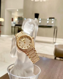 Reloj de pulsera deportivo Unisex de lujo VVS Moissanite Diamond Totalmente helado Estilo Hip Hop Ventana de vidrio de acero inoxidable Encanto de moda analógico - Product Image 4