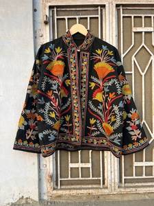 Chaqueta de invierno bordada Suzani de algodón, abrigo de mujer, chaqueta acolchada, abrigo Unisex, Chaqueta corta Suzani hecha a mano - Product Image 5