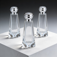 Flacons de parfum en verre transparent personnalisés avec base facettée et capuchon brillant 100 ml pour marques, disponibles en gros en stock