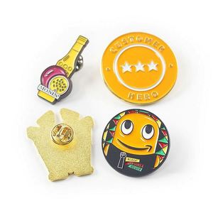 Modernos pines magnéticos personalizados de metal dorado con nombre y logotipo, grabados, para eventos, fútbol, coches, enfermeras, anime, monedas y botones de ropa. - Product Image 1