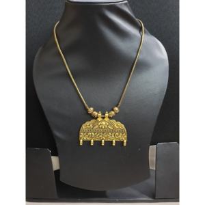 Collar con colgante étnico de Metal oxidado, gargantilla de moda en tono dorado antiguo, proveedor de joyería india tradicional al por mayor - Product Image 3