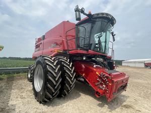 High Efficiency Premium Quality Agricultural CASE IH 8250 Combine <b>Harvester</b> For Sale - Product Image 2