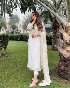 Traje Tradicional Étnico Indio de Diseñador Pakistaní, Salwar Kurta Dupatta Sharara Top Palazzo, Hecho de Poliéster - Product Image 1
