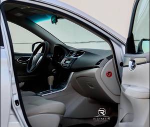 Nissan Sentra 1.6L Sedan Usata del 2020, 4 Porte, per Pendolarismo e Acquisti per Forniture Aziendali |   Pronto per l'esportazione - Product Image 4