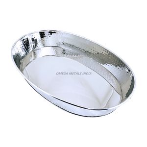 Plateau de service ovale en or luxueux avec finition texturée unique et design élégant, parfait pour présenter des objets décoratifs - Product Image 3