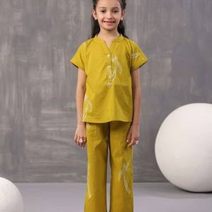 Camiseta con estampado informal para niñas de alta calidad y conjunto de pijama con estampado de flores transpirable de verano de Color sólido última colección - Product Image 5