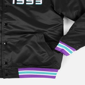 Vêtements de sport vestes de baseball en satin design à rayures veste de baseball universitaire à manches longues de couleur personnalisée pour hommes vêtements de sport pour adultes - Product Image 5