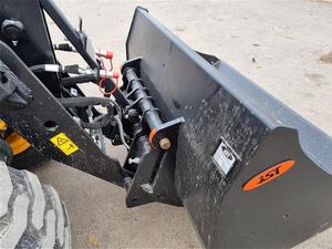 JCB 403 Agri Plus bastante usado - Product Image 4