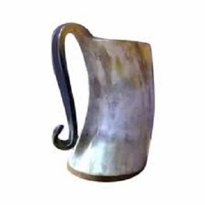 Tasse à boire en corne avec support en métal Tasse en corne de buffle Gravure polie authentique disponible en logo personnalisé adapté aux Vikings - Product Image 2