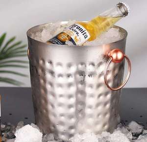 Seau à glace en métal au design martelé de couleur noire avec pinces à poignée de couvercle et isolation à double paroi pour un refroidissement ultime des boissons - Product Image 5