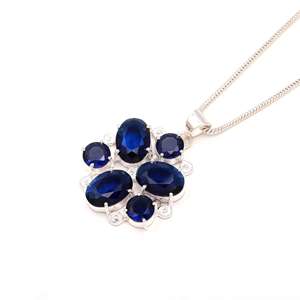 Collier pendentif tendance en argent sterling 925 London Blue avec chaîne à maillons, pierre précieuse ronde ovale et plaqué argent - Product Image 1