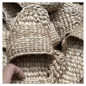 Pantoufles en jacinthe d'eau, tissées à la main avec doublure en tissu, pour les chambres d'hôtel, usage intérieur, fabrication vietnamienne - Product Image 4