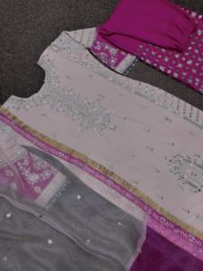 Belle Broderie Et Paillettes Travail Long Kurta-Plazzo Avec Dupatta - Product Image 2