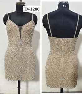 Elegant Anti-Static Plus Size Evening Gown Hand Beaded V-Neckline Sleeveless Natural Waistline Pattern <b>Romantic</b> Style for Autumn - Product Image 2