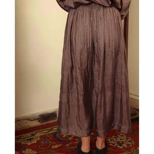 SOMA Silk <b>Skirt</b> in Dove Grey <b>Elastic</b> Waist Satin Fabric Soft Feature - Product Image 4