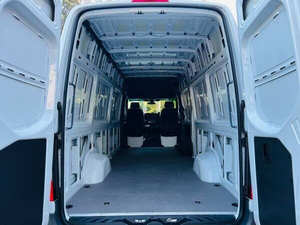 Mercedes-Benz Sprinter 2021 en Perfectas Condiciones - Product Image 2