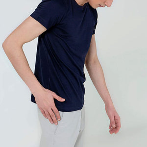 T-shirt personnalisé pour homme bleu marine |   T-shirt uni à col rond |   Haut décontracté en coton à manches courtes |   Vêtements de mode d'été en gros - Product Image 3
