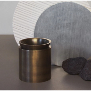 เครื่องอุ่นน้ำมันหอมระเหยทองเหลืองบริสุทธิ์พร้อมดีไซน์ที่เป็นเอกลักษณ์สำหรับตกแต่งบ้านและห้องน้ำ - Product Image 3