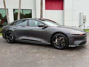 Lucid Air Grand Touring 2024 Eléctrico 819hp 885ft. sedán ligero - Product Image 3