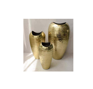 Jarrón Moderno de Latón para Decoración del Hogar, Bodas, Eventos y Fiestas, Personalizable, Hecho a Mano, Ecológico - Product Image 3