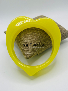 Bracelets en résine de style yoga pour un port attentif fait à la main par Tradebyd - Product Image 3