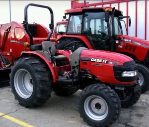 Tractor Agrícola Case IH 75C Rojo 4x4 con Cargador Frontal, Motor Multifuncional de 75HP para Trabajo de Campo - Product Image 4