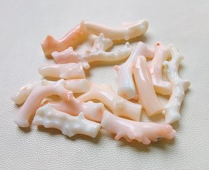 แท่งลูกปัดสีชมพูปะการังสีขาวแบบญี่ปุ่นสินค้ามาใหม่แท่งขัดเงาเรียบอัญมณีปะการังหลวม - Product Image 4