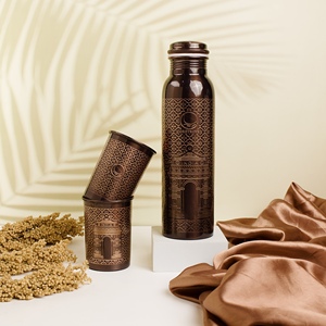 Bouteille à boire de grande capacité en cuivre classique artisanale, écologique, contenant de bien-être ayurvédique durable, pour la maison et le bureau - Product Image 1