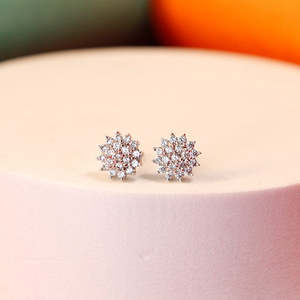 NOVAMART Fine Zarkan Beauty Floral Silver <b>Stud</b> <b>Earrings</b> with Gold Plating Cute Vintage Style Wedding and Engagement Pearl Diamon - Product Image 3