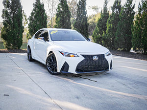 Lexus IS 350 F SPORT Design d'occasion propre 2024 - Product Image 2