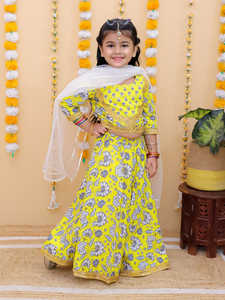 Último diseño impreso niños Lehenga Choli Dupatta para todas las ocasiones de La India disponible a precio mayorista (1-12 años) - Product Image 3