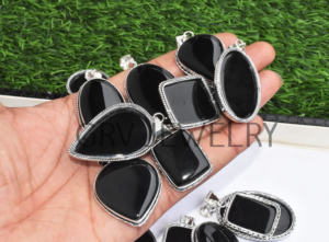 Lot en gros de pendentifs ethniques faits à la main en argent sterling 925 avec pierre précieuse en onyx noir naturel pour mariages, fiançailles, fêtes - Product Image 3