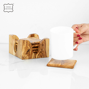 Ensemble de sous-verres en bois d'olivier durable fait à la main avec support tapis et tampons en bois carrés antidérapants pour un usage quotidien - Product Image 2