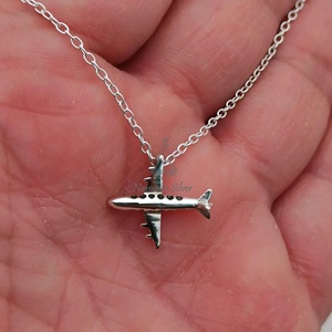 Collar con Colgante de Avión de Plata de Ley 925, Diseño Elegante, Regalo Perfecto para Viajeros, Colgantes Finos con Diseño de Vuelo - Product Image 4