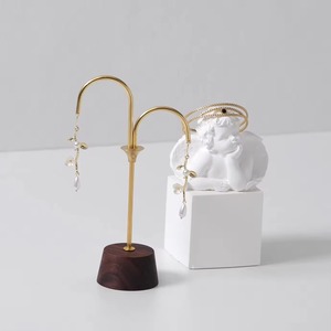 Support de boucle d'oreille de style réverbère porte-bijoux unique pour goujons cerceaux et pendants parfait pour la table de vanité et la décoration de la chambre - Product Image 5