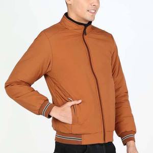 เสื้อแจ็กเก็ตบอมเบอร์สำหรับผู้ชายเสื้อแจ็กเก็ตบอมเบอร์มีกระเป๋าแขนยาวผ้าโพลีเอสเตอร์สำหรับฤดูหนาว - Product Image 3