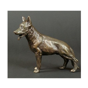 Sculpture en aluminium coulé artisanale reflétant l'harmonie, la force, la profondeur culturelle et l'expression artistique moderne durable - Product Image 6