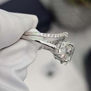 Ensemble de bagues en diamant de laboratoire certifié IGI 3,50 carats, ovale, halo caché, trois pierres, D-E-F VVSVS, bijoux fins pour fiançailles - Product Image 2