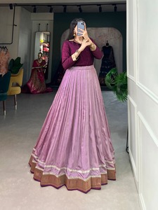 Nuevo conjunto de seda Vichitra con borde de encaje liso y Paithani colección Lehenga Choli de algodón para adultos - Product Image 4