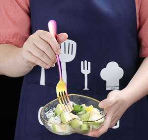 Ensemble de couverts haut de gamme en arc-en-ciel, conçu avec des couleurs réfléchissantes vives, offrant une élégance moderne et robuste - Product Image 3