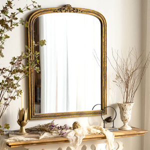 Miroir mural en aluminium doré fait à la main avec cadre irrégulier et texturé - Product Image 4