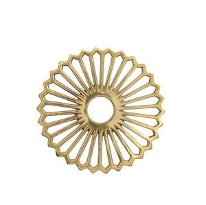 Dessous de plat de cuisine en métal couleur dorée Design feuille Table en métal Accessoires décoratifs pour l'industrie de la cuisine Produits tendance - Product Image 3