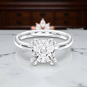 Bague de fiançailles solitaire en or massif pour femme, sertie de diamants Moissanite taille coussin de 2,30 carats E-F/VVS-VS - Product Image 6