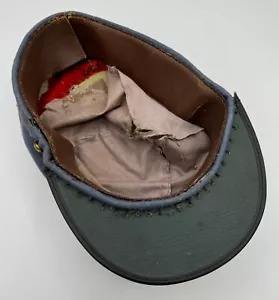 Chapeau français gris chic avec feutre doux et élégance intemporelle Nouveau Kepi français rouge de la plus haute qualité - Product Image 3