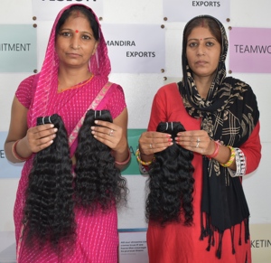 Venta al por mayor 100% Virgen India Cutícula Alineada Extensiones de Cabello Humano Paquetes Color Negro Rizado Templo Vietnamita Disponible - Product Image 4