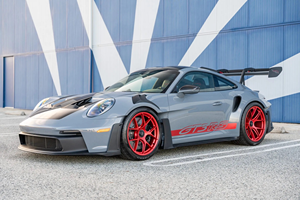 911 GT3 RS Weissach Coupé 2024, entretenu avec soin, moteur 3.9L Flat-Six, transmission automatique, cuir foncé gauche R20 - Product Image 4