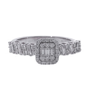 Anillo de diamantes de brillo radiante de oro blanco de 14 quilates Diamantes de corte redondo Baguette en Ajuste de canal de Halo Doble - Product Image 2
