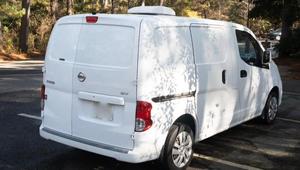 Autocaravana de Techo Alto 4X4 para Viajes con Interior Premium - Product Image 3